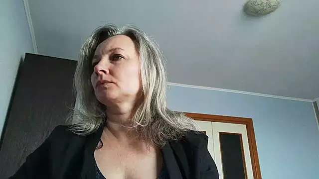 EdithManning online show from March 12, 5:55 am