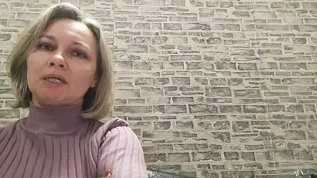 Snapshot of EdithManning chatting on February 27, 3:15 pm EdithManning online show from February 27, 3:15 pm