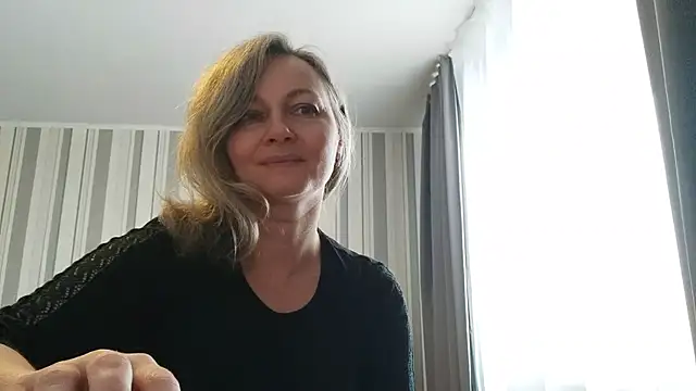 Snapshot of EdithManning chatting on January 13, 1:15 pm EdithManning online show from January 13, 1:15 pm