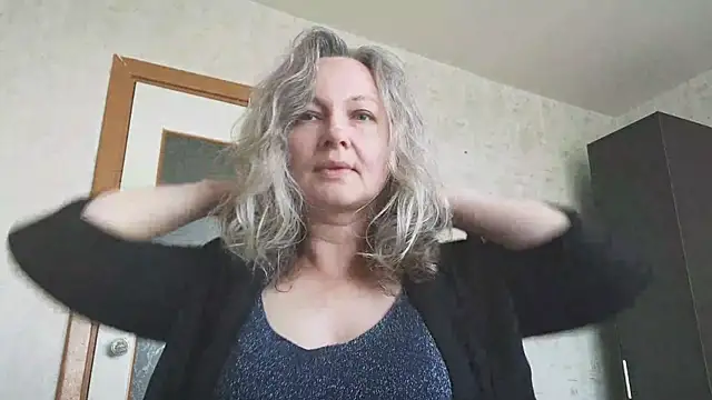 EdithManning online show from June 1, 5:51 am