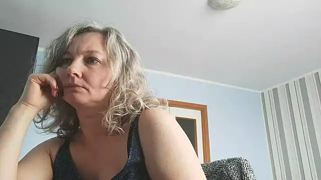 EdithManning online show from February 16, 7:51 am