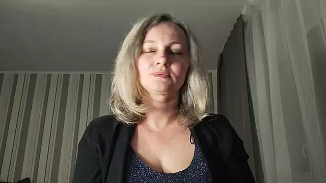 EdithManning online show from March 13, 6:13 pm