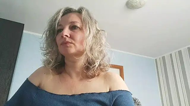 EdithManning online show from February 17, 6:22 am