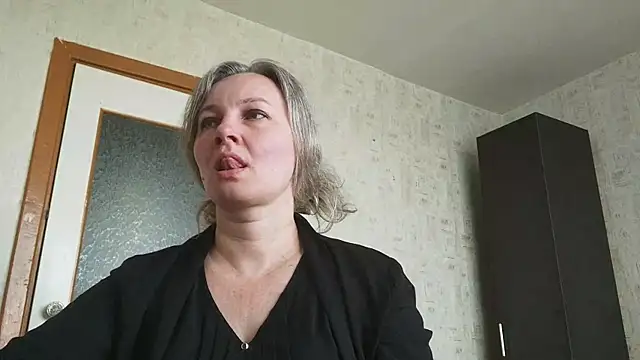 EdithManning online show from May 16, 5:50 am