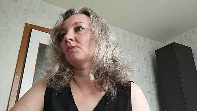 EdithManning online show from May 12, 7:05 am
