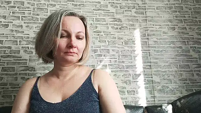 Snapshot of EdithManning chatting on February 27, 9:07 am EdithManning online show from February 27, 9:07 am