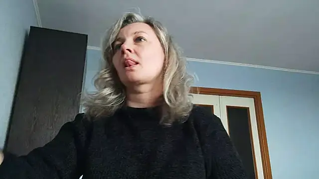 EdithManning online show from April 27, 8:23 am