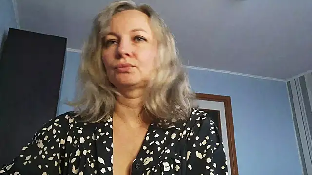 EdithManning online show from February 24, 6:36 am