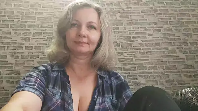 Snapshot of EdithManning chatting on October 20, 5:31 am EdithManning online show from October 20, 5:31 am