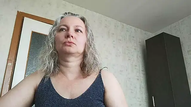 EdithManning online show from May 29, 5:57 am