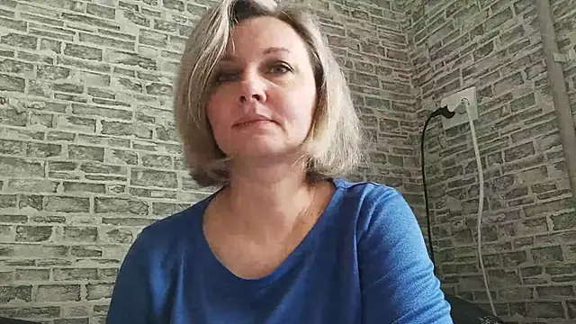 Snapshot of EdithManning chatting on March 6, 6:19 am EdithManning online show from March 6, 6:19 am