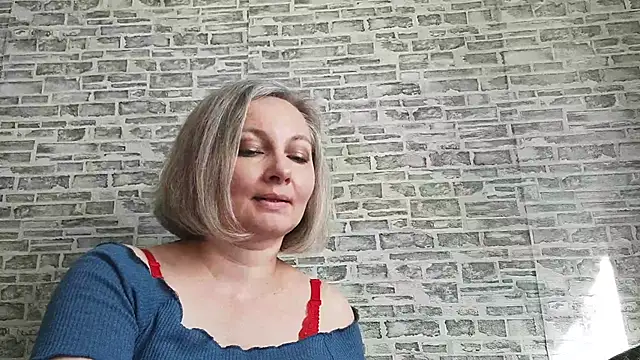Snapshot of EdithManning chatting on March 7, 9:40 am EdithManning online show from March 7, 9:40 am