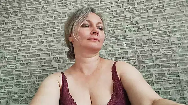 Snapshot of EdithManning chatting on September 9, 6:01 am EdithManning online show from September 9, 6:01 am