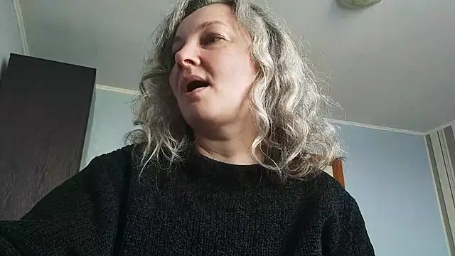 EdithManning online show from May 4, 5:22 am