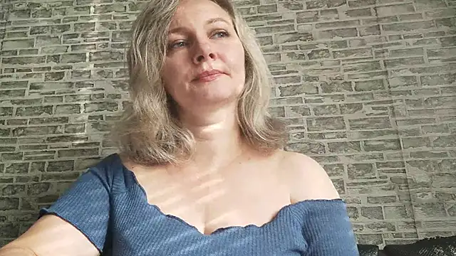 Snapshot of EdithManning chatting on November 21, 7:51 am EdithManning online show from November 21, 7:51 am