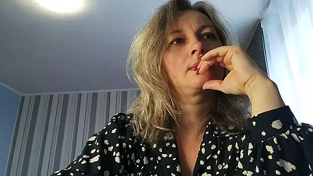 EdithManning online show from February 27, 6:35 am