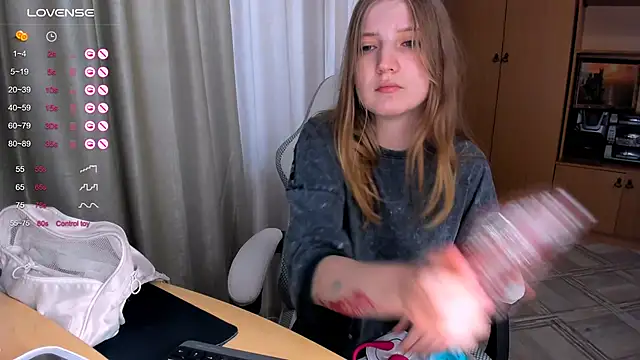 princessaalicc online show from October 11, 7:42 am