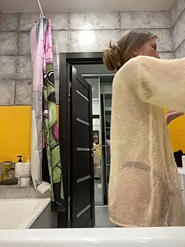 princessaalicc online show from December 4, 7:44 am