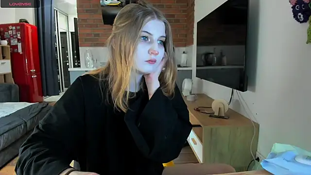 princessaalicc online show from February 8, 2:15 am