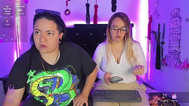 katieeandsharonn online show from June 11, 1:19 pm