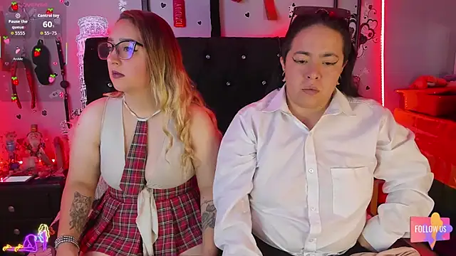 katieeandsharonn online show from July 10, 11:10 am
