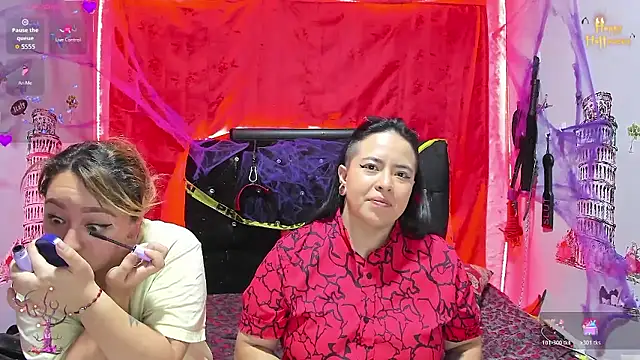 Snapshot of katieeandsharonn chatting on October 24, 1:54 pm katieeandsharonn online show from October 24, 1:54 pm