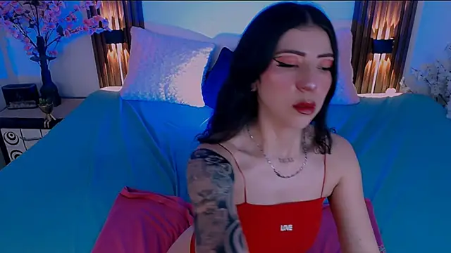AmyHE online show from April 29, 7:31 pm