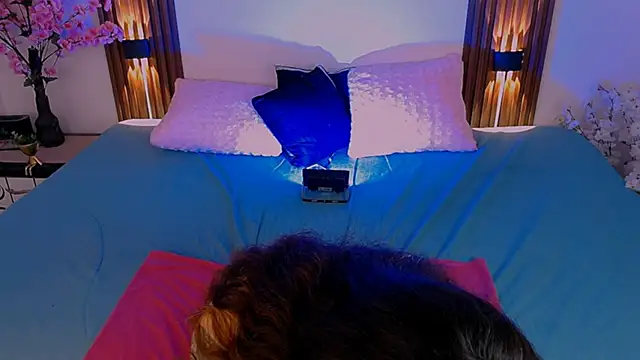 AmyHE online show from February 7, 10:45 am