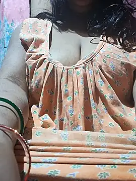 Snapshot of Hot-Anuska chatting on February 14, 1:40 pm Hot-Anuska online show from February 14, 1:40 pm