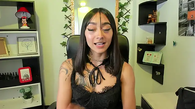 Snapshot of Miaa_Thopmson chatting on October 4, 10:11 pm Miaa Thopmson online show from October 4, 10:11 pm