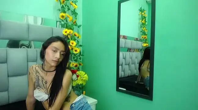 Snapshot of Miaa_Thopmson chatting on March 1, 9:40 am Miaa Thopmson online show from March 1, 9:40 am