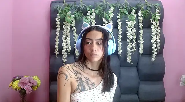 Snapshot of Miaa_Thopmson chatting on March 4, 7:22 pm Miaa Thopmson online show from March 4, 7:22 pm