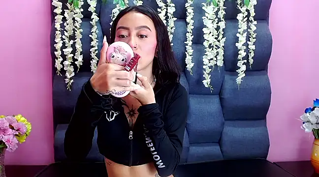 Snapshot of Miaa_Thopmson chatting on March 6, 7:21 pm Miaa Thopmson online show from March 6, 7:21 pm