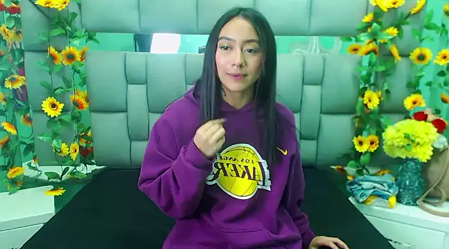 Snapshot of Miaa_Thopmson chatting on March 18, 6:50 pm Miaa Thopmson online show from March 18, 6:50 pm