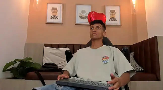 wolf james123 online show from February 8, 7:27 pm