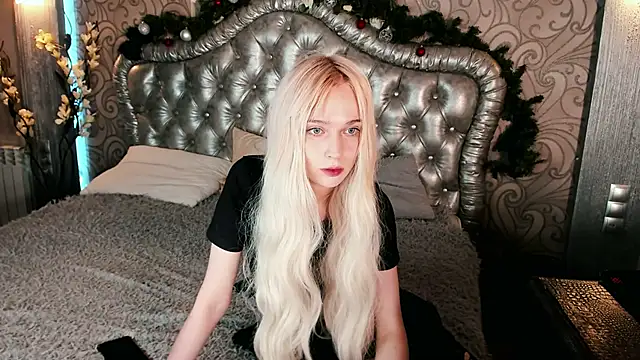Snapshot of -NoraBless chatting on December 26, 1:32 pm -NoraBless online show from December 26, 1:32 pm