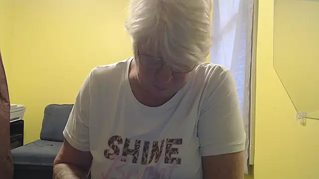 Snapshot of canadiancougar1965 chatting on November 20, 2:07 pm canadiancougar1965 online show from November 20, 2:07 pm