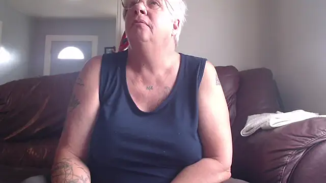 Snapshot of canadiancougar1965 chatting on October 23, 2:27 pm canadiancougar1965 online show from October 23, 2:27 pm