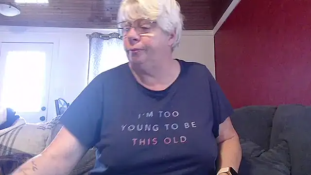 Snapshot of canadiancougar1965 chatting on November 13, 12:53 pm canadiancougar1965 online show from November 13, 12:53 pm