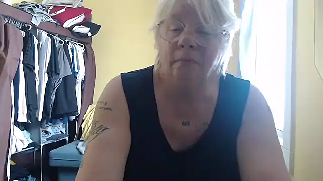 canadiancougar1965 online show from February 17, 4:48 pm