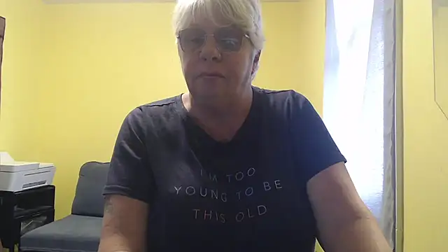 Snapshot of canadiancougar1965 chatting on November 14, 3:37 pm canadiancougar1965 online show from November 14, 3:37 pm