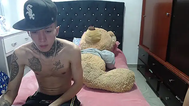 Snapshot of Kitty_and_jake chatting on October 7, 2:12 am Kitty and jake online show from October 7, 2:12 am