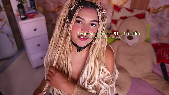 zoey-fox online show from February 15, 11:03 pm