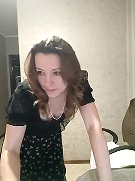Snapshot of VselenaSun402 chatting on February 13, 12:21 pm VselenaSun402 online show from February 13, 12:21 pm