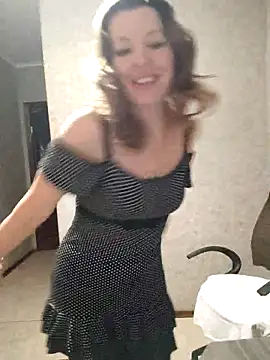 Snapshot of VselenaSun402 chatting on March 4, 1:49 pm VselenaSun402 online show from March 4, 1:49 pm