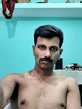 Snapshot of Tamildickxxx chatting on December 19, 7:18 am Tamildickxxx online show from December 19, 7:18 am