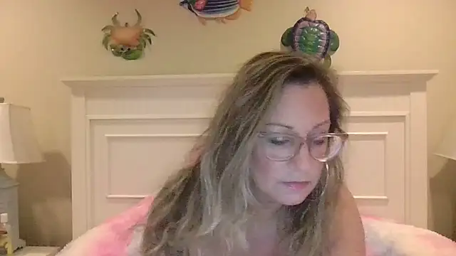 Snapshot of Aleesa_milfxo chatting on February 28, 2:53 am Aleesa milfxo online show from February 28, 2:53 am