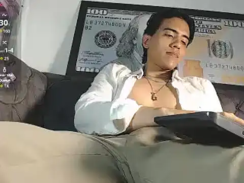 Snapshot of angelbianchii chatting on December 17, 11:27 pm angelbianchii online show from December 17, 11:27 pm