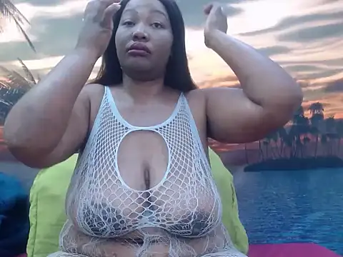 Snapshot of chubbydoll122 chatting on May 28, 4:53 am chubbydoll122 online show from May 28, 4:53 am