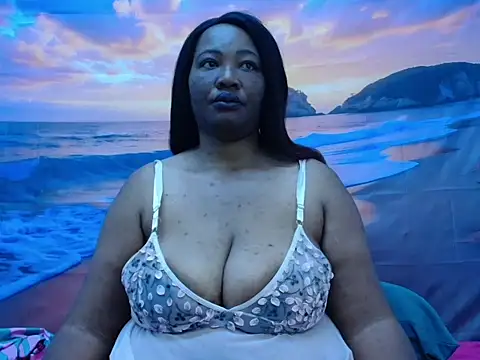 Snapshot of chubbydoll122 chatting on May 22, 3:04 am chubbydoll122 online show from May 22, 3:04 am